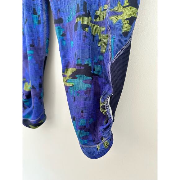 Athleta Printed Capri Leggings Size M - Multicolor Abstract Pattern Activewear - Picture 3 of 5